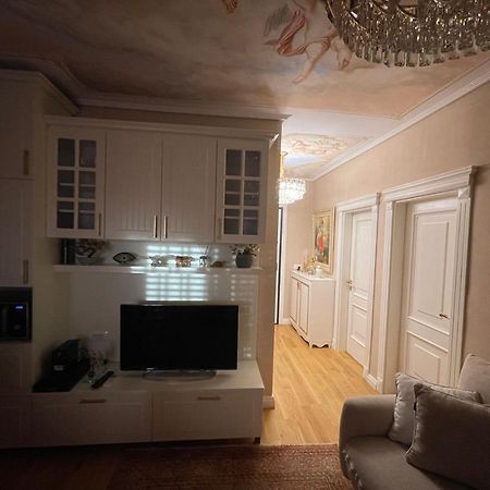 טיראנה Deoni Apartment Luxury מראה חיצוני תמונה